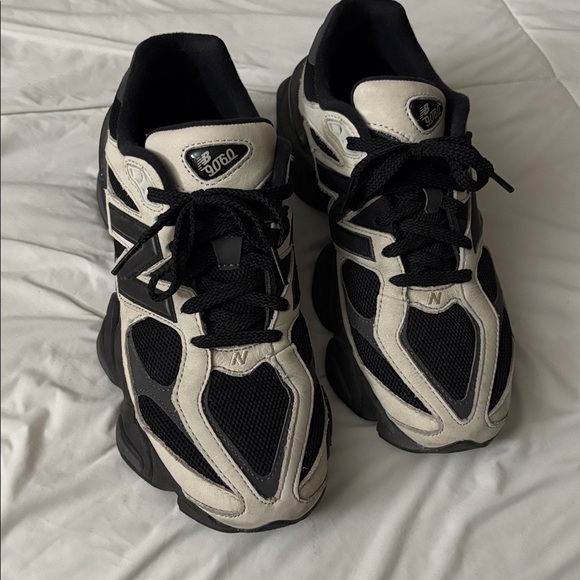 New Balance 9060 - Picture 2 of 5